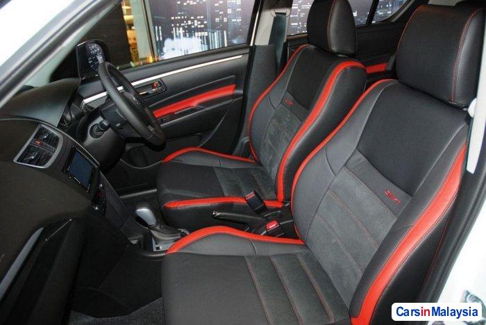 Suzuki Swift Automatic - image 4