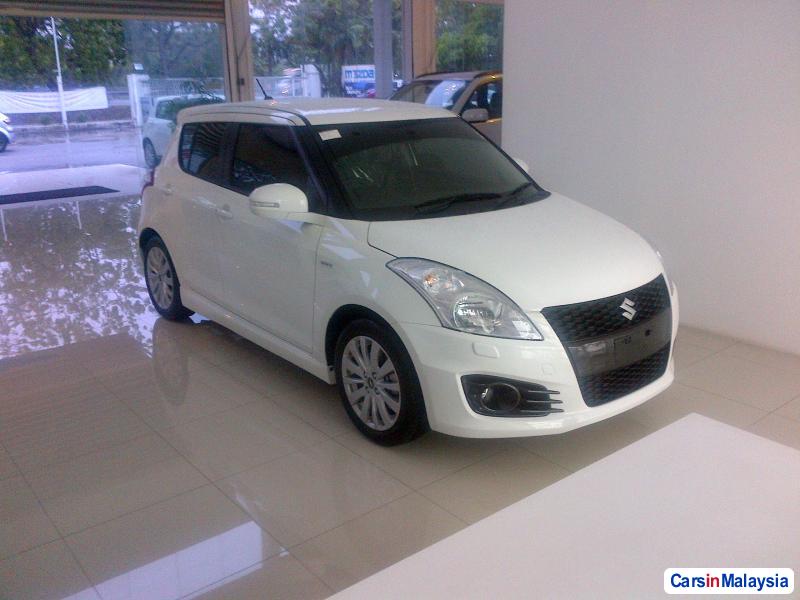 Suzuki Swift Automatic - image 9