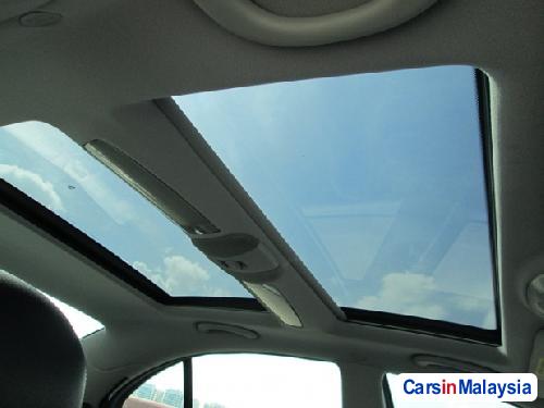 Mercedes Benz E200K 2004 - image 4