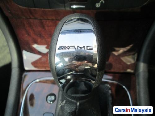 Mercedes Benz E200K 2004 - image 6