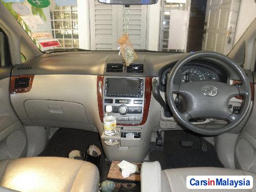 Toyota ipsum салон