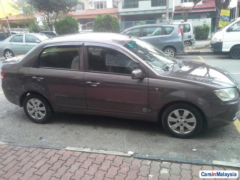 Proton Saga Automatic 2010 - image 2