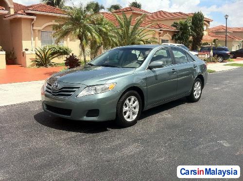 Toyota Camry Automatic 2010 - image 2