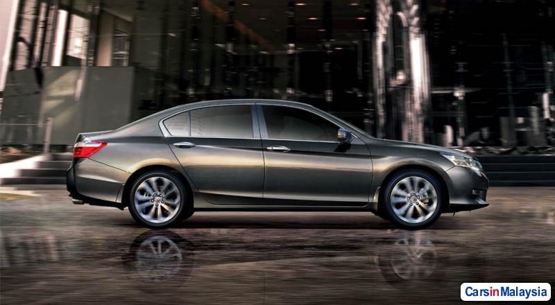 Honda Accord Automatic - image 2