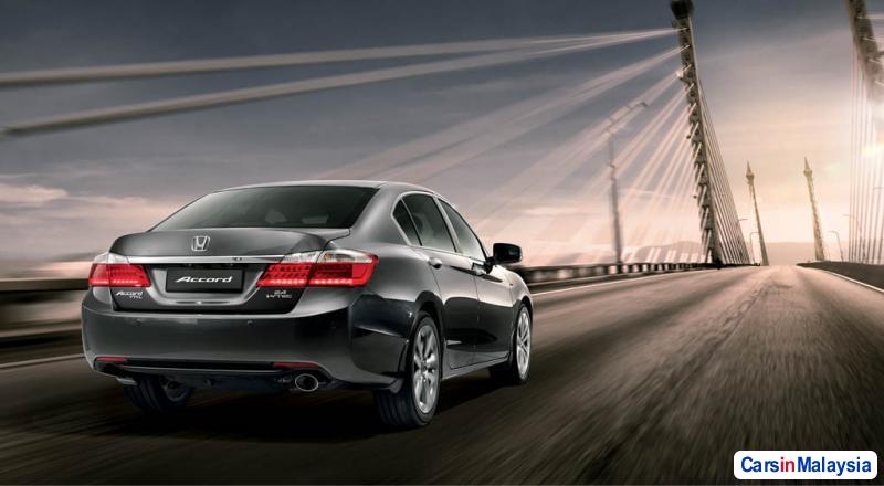 Honda Accord Automatic - image 3