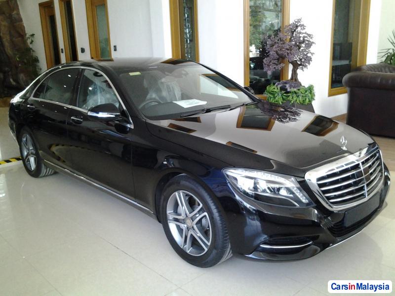 Pictures of Mercedes Benz S400L Semi-Automatic