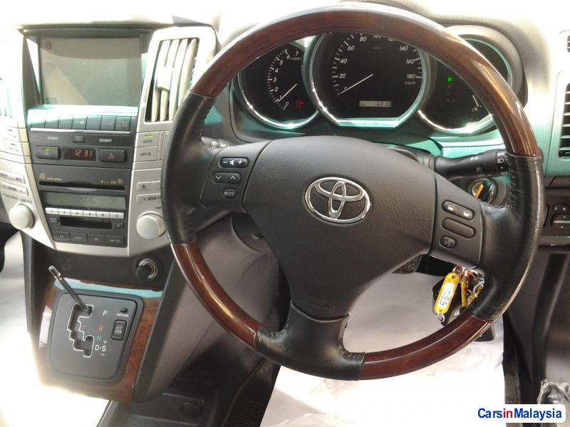 Toyota Harrier Semi-Automatic in Kuala Lumpur