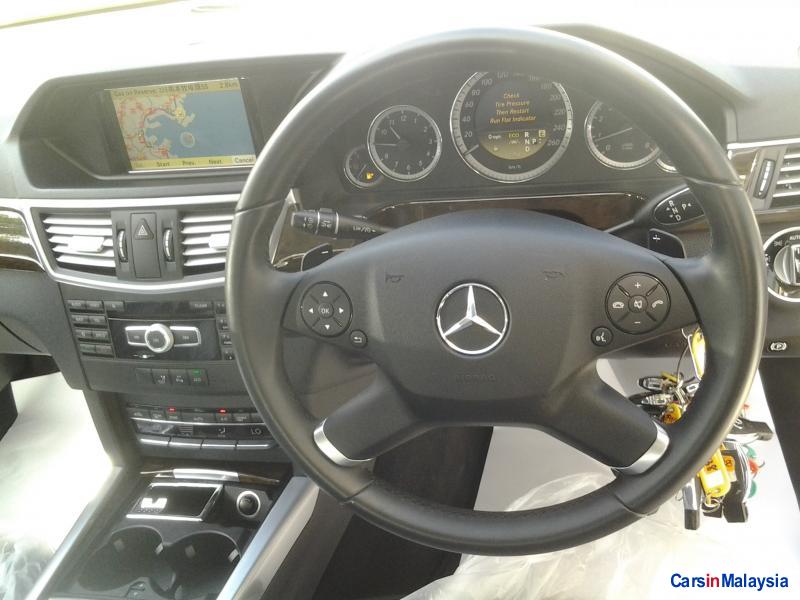 Mercedes Benz E250 Semi-Automatic - image 3