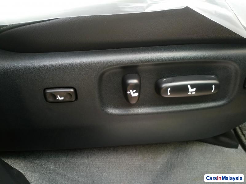 Toyota Land Cruiser Semi-Automatic - image 4