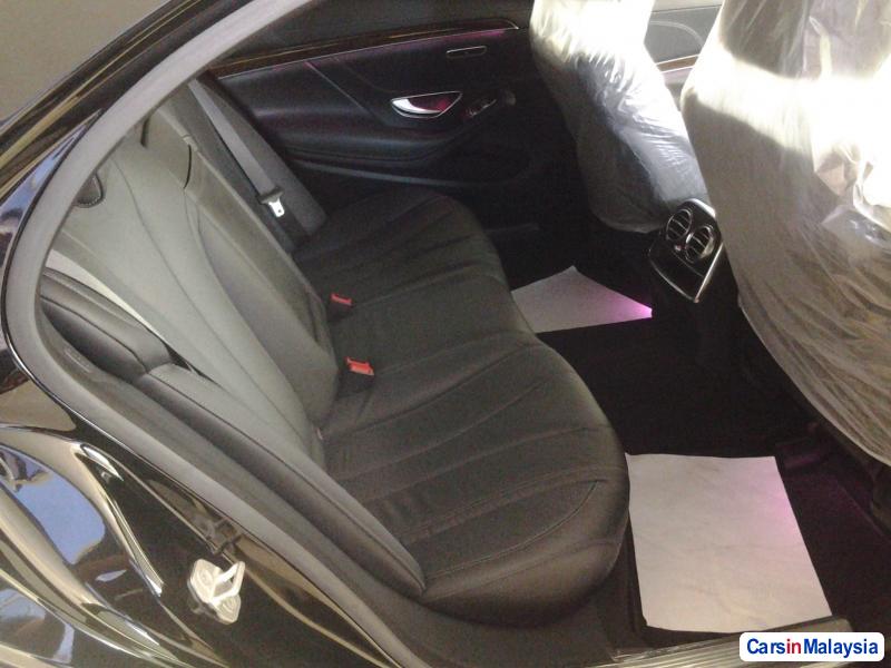 Mercedes Benz S400L Semi-Automatic - image 5