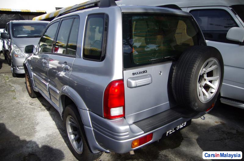 Suzuki Vitara Manual 1999 - image 2