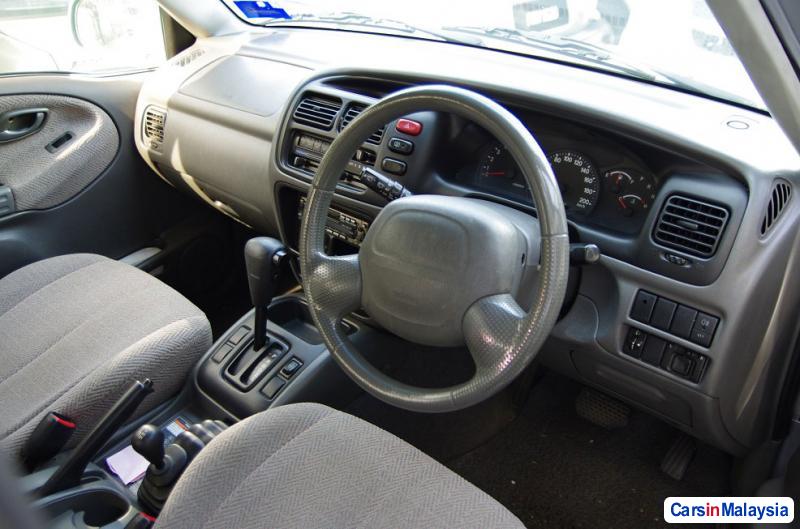 Suzuki Vitara Manual 1999 - image 3