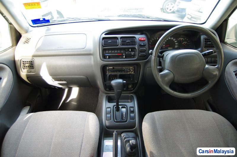 Suzuki Vitara Manual 1999 - image 4