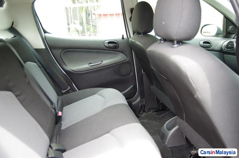 Peugeot 206 Manual 2006 - image 6