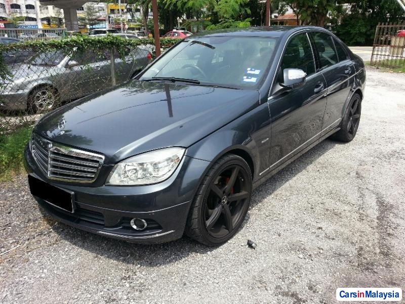 Mercedes Benz 280 Automatic 2009 - image 2