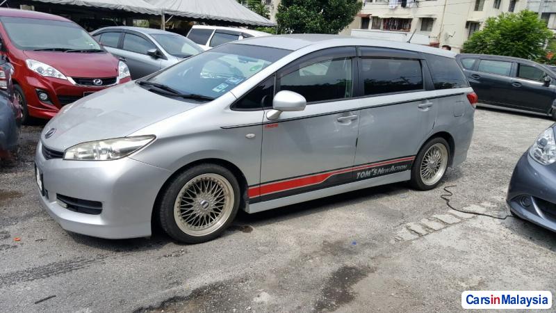 Toyota Wish Semi-Automatic 2014 - image 2