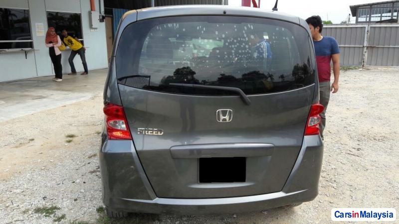 Honda Freed Automatic 2012 - image 2