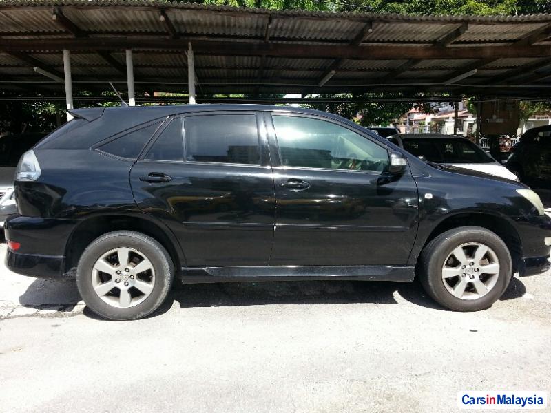 Toyota Harrier Automatic 2005 - image 3