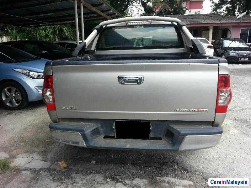 Isuzu D-Max Automatic 2011 in Kuala Lumpur