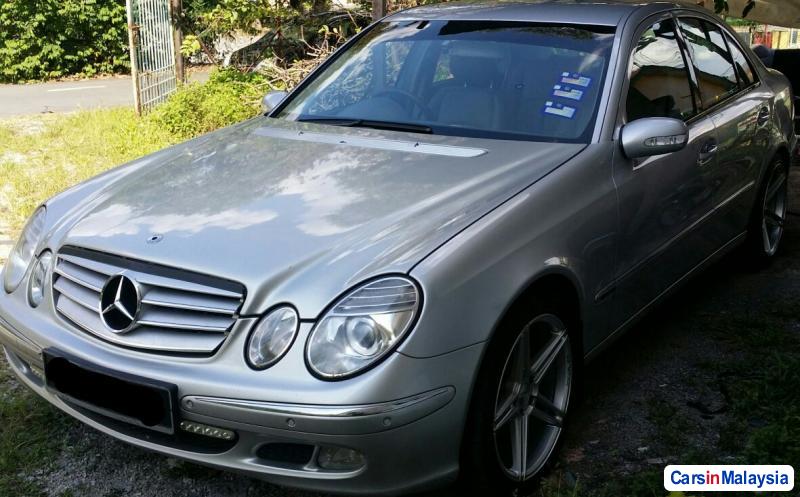 Toyota Alphard - image 4