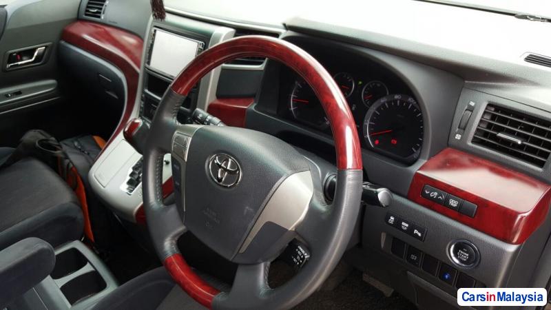 Toyota Vellfire Automatic 2009 in Malaysia