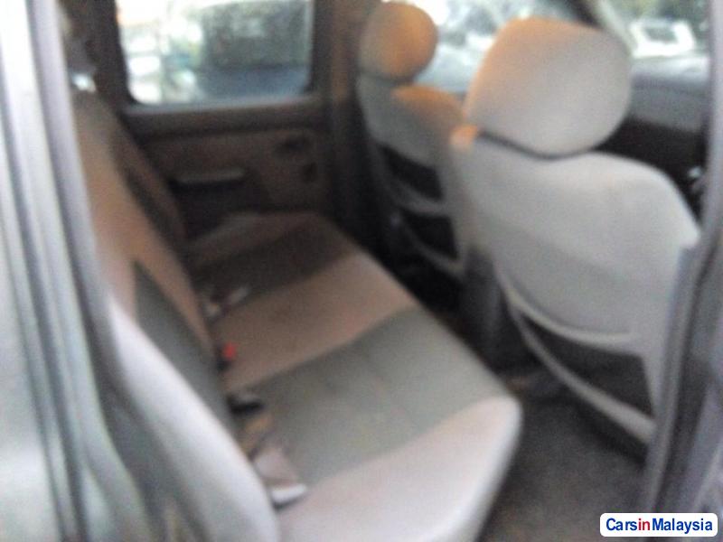 Nissan Frontier Manual 2008 - image 4