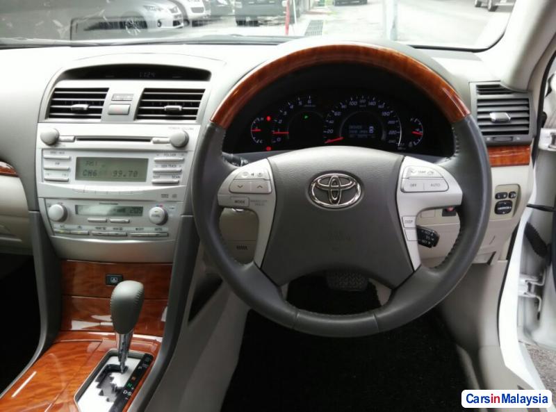 Toyota Camry Automatic 2011 - image 10