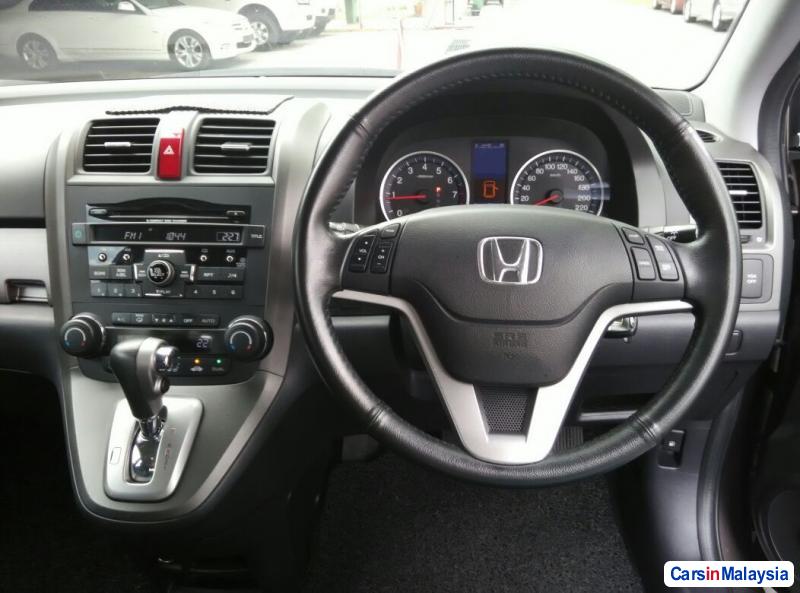 Honda CR-V Automatic 2010 - image 10