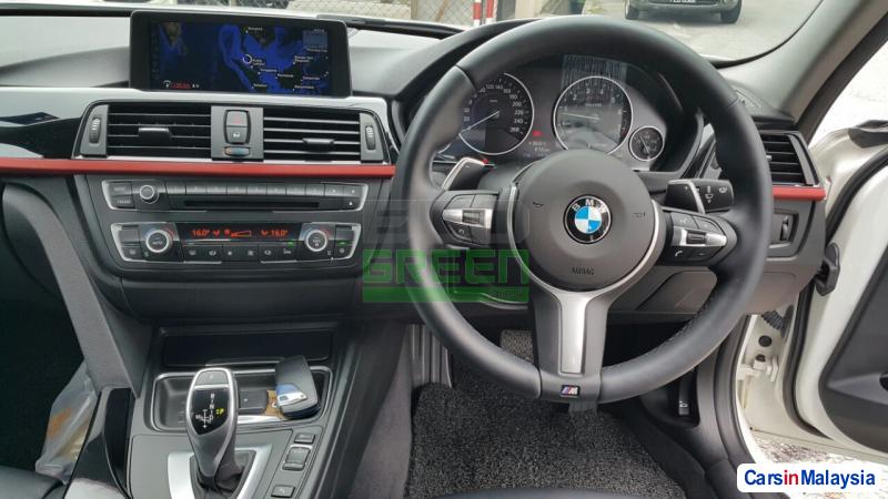 BMW Automatic 2012 - image 10