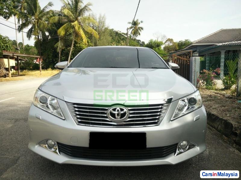 Toyota Camry Automatic 2012 - image 2