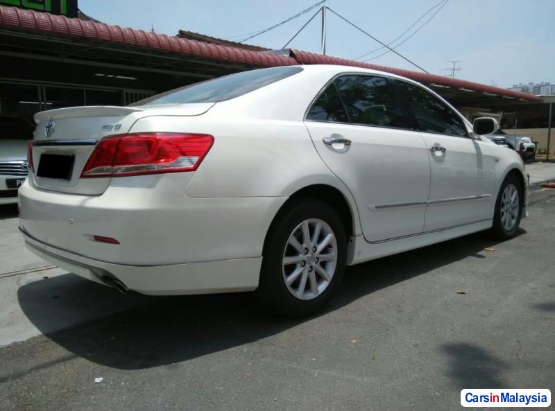 Toyota Camry Automatic 2010 - image 4