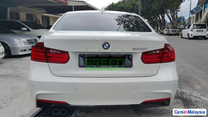 BMW Automatic 2012 - image 4