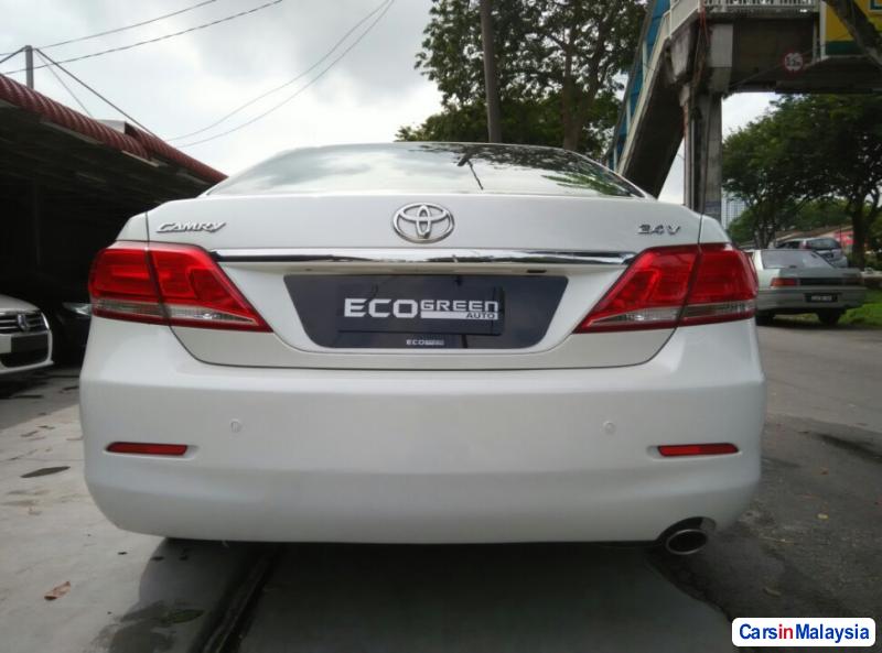 Toyota Camry Automatic 2011 - image 5
