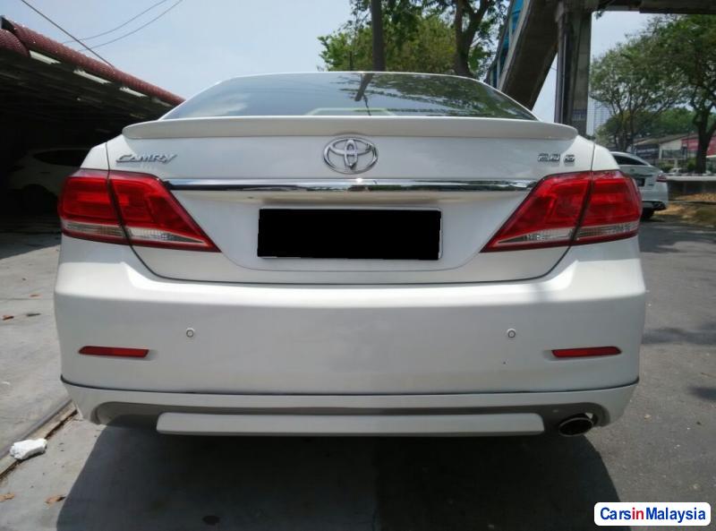 Toyota Camry Automatic 2010 - image 5