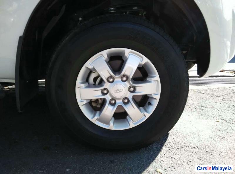 Ford Ranger Automatic 2013 - image 6