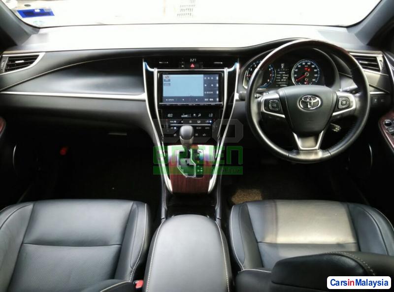 Picture of Toyota Harrier Automatic 2014 in Malaysia