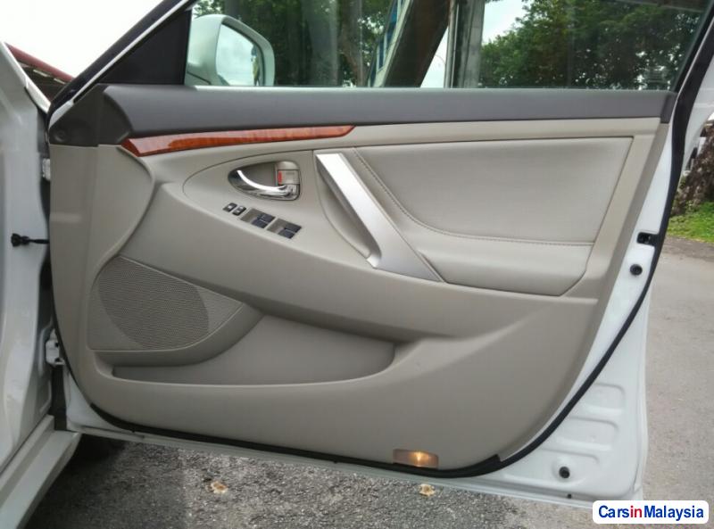 Toyota Camry Automatic 2011 - image 7
