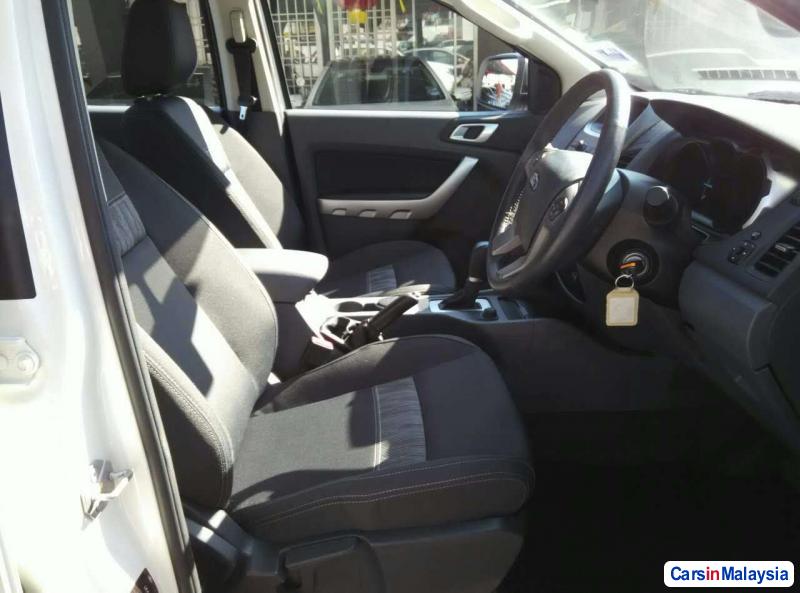 Ford Ranger Automatic 2013 - image 8