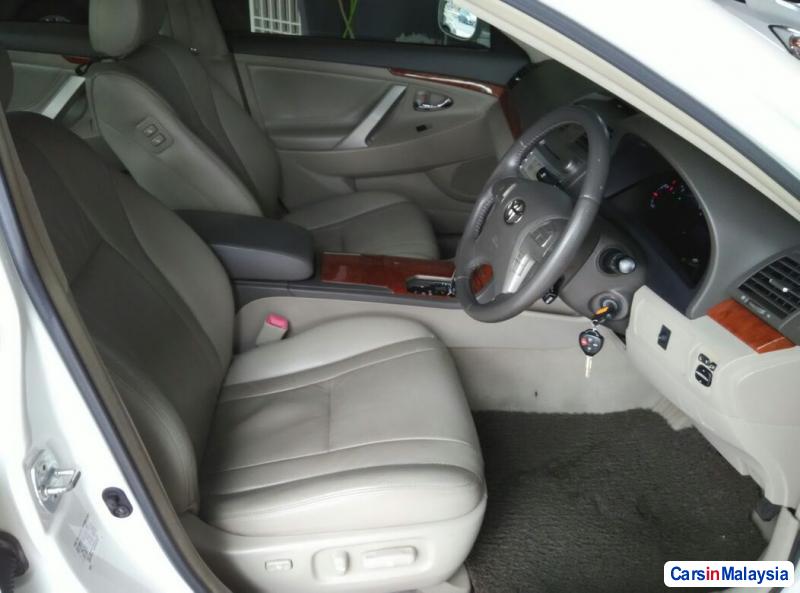 Toyota Camry Automatic 2010 - image 8