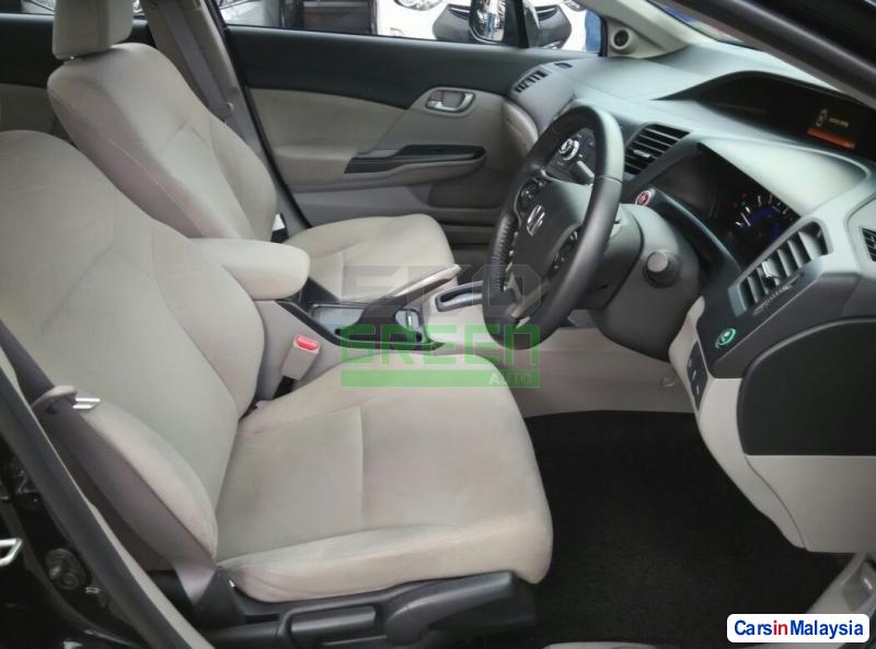 Mercedes Benz 200 Automatic 2014 - image 8