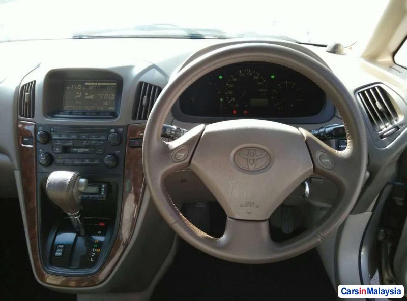 Toyota Harrier Automatic 1998 - image 9