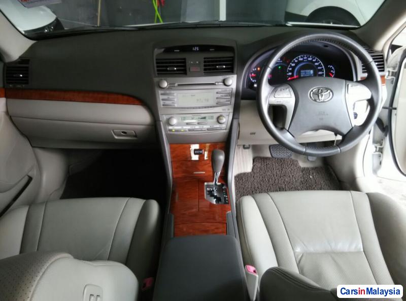 Toyota Camry Automatic 2010 - image 9