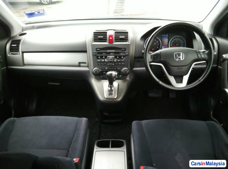 Honda CR-V Automatic 2010 - image 9