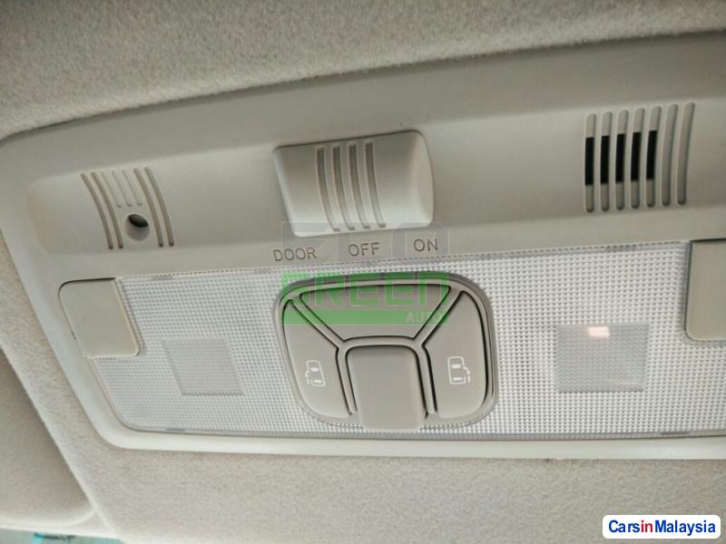 Toyota Estima Automatic 2008 - image 9