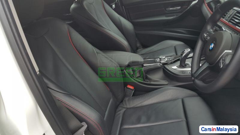 BMW Automatic 2012 - image 9