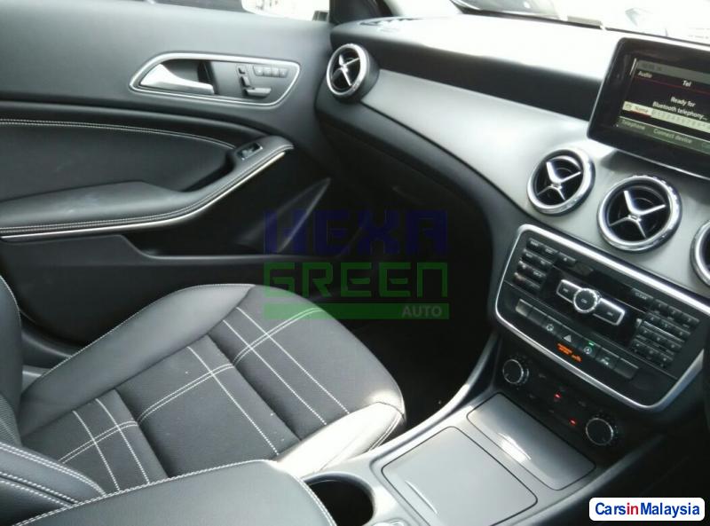 Mercedes Benz GLA200 Automatic 2015 - image 10