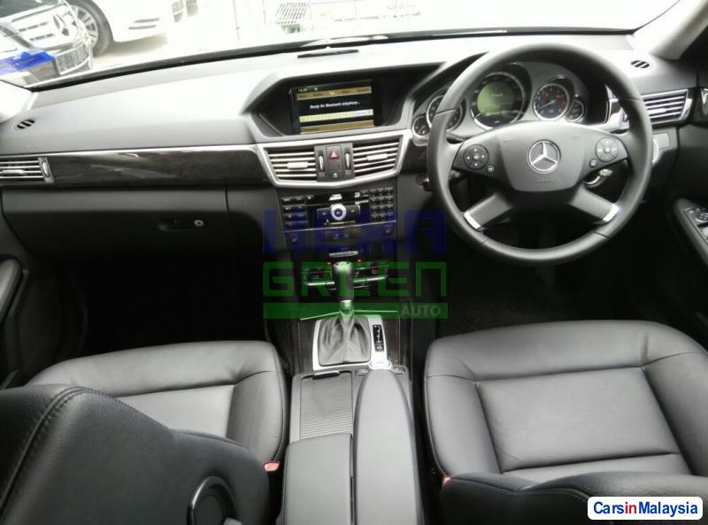 Mercedes Benz E200 Automatic 2009 - image 10