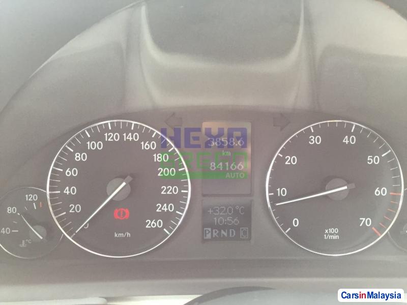 Mercedes Benz C-Class Automatic 2004 - image 10