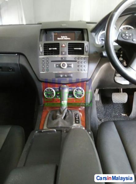 Mercedes Benz C-Class Automatic 2010 - image 10