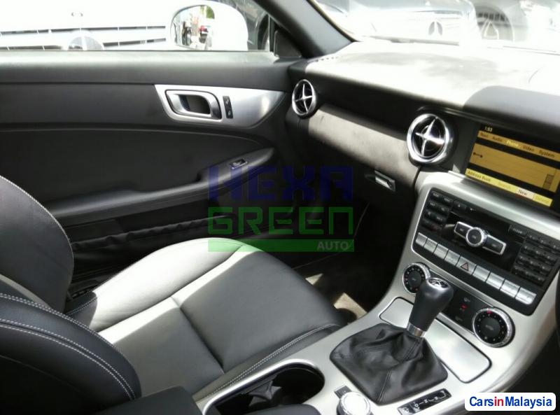 Mercedes Benz SLK200K Automatic 2011 - image 10